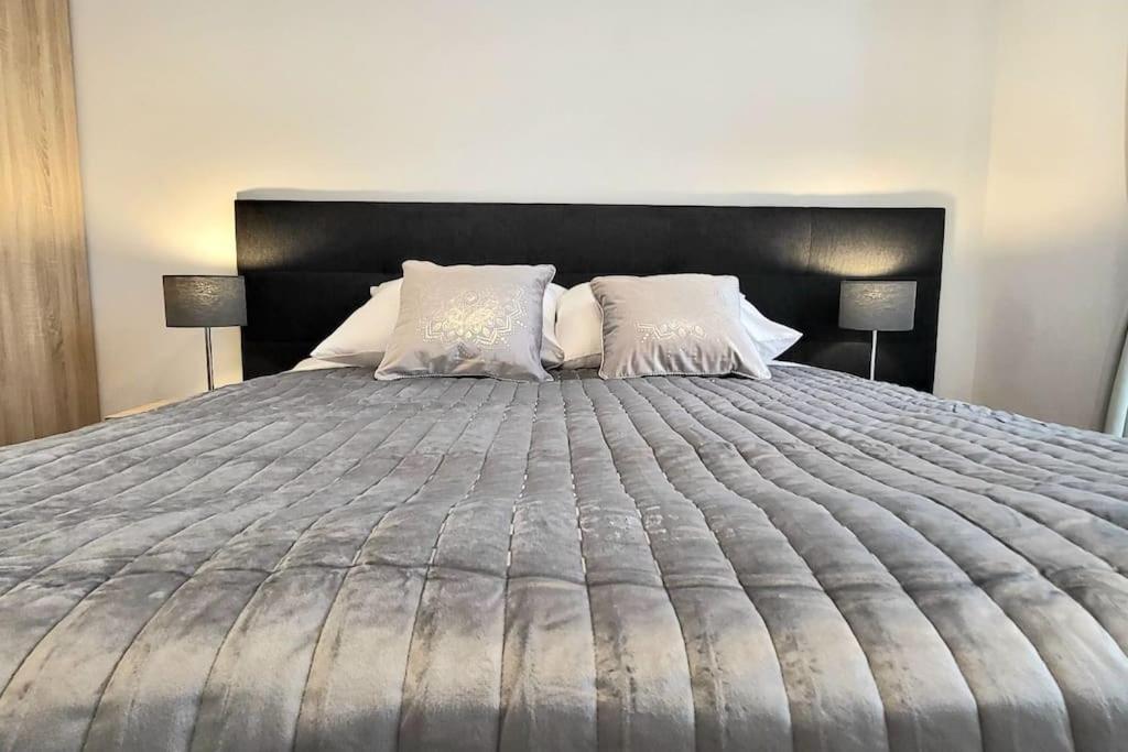 Modern Silver 2 Bosacka Old Town Apartment
